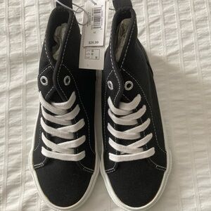 Old Navy Black and White Kids Sneakers